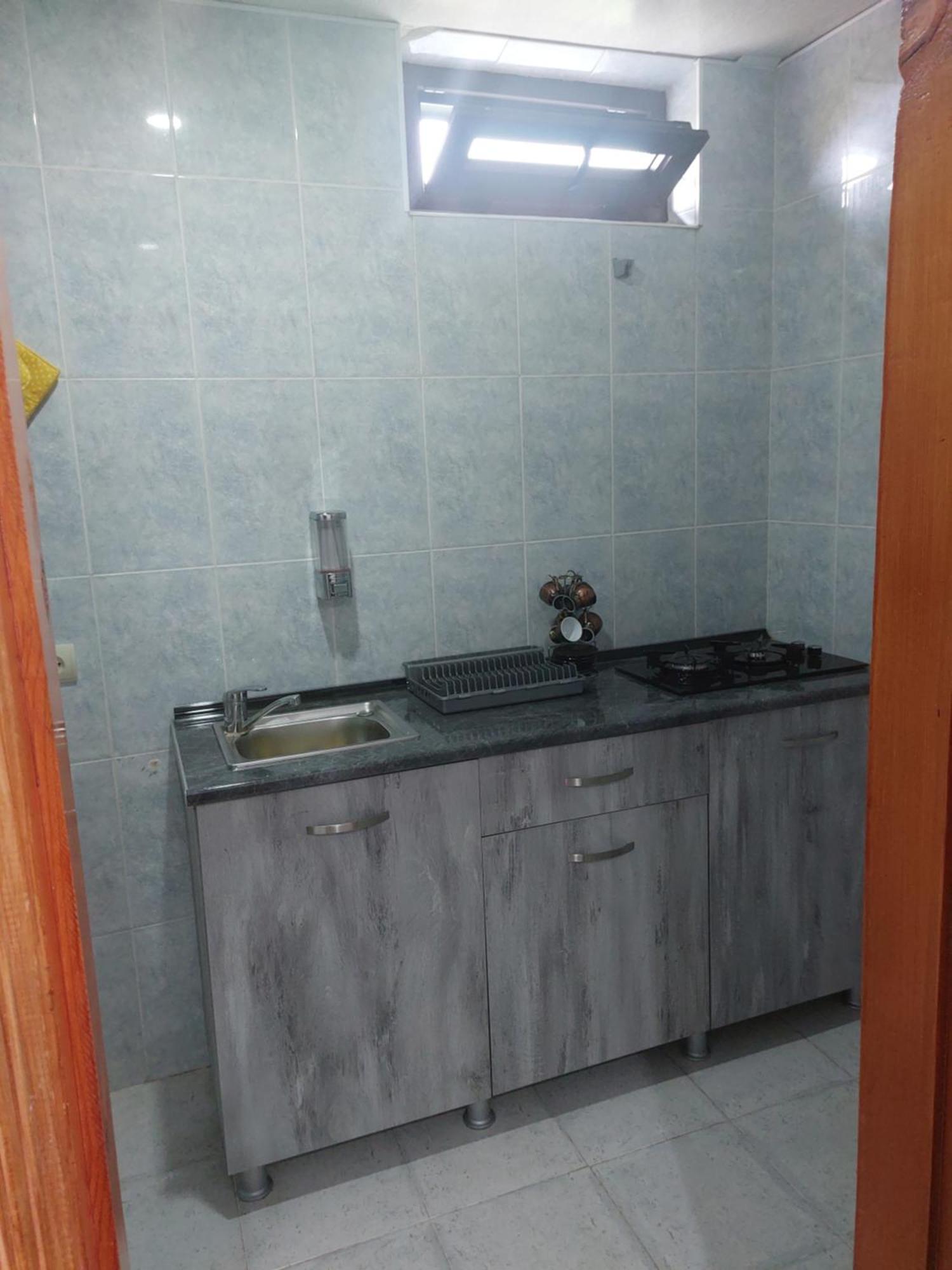 Sunny House Kobuleti Hotel Ruang foto