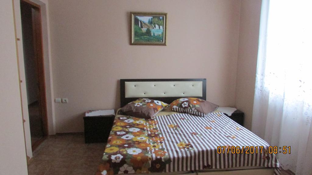 Sunny House Kobuleti Hotel Bagian luar foto
