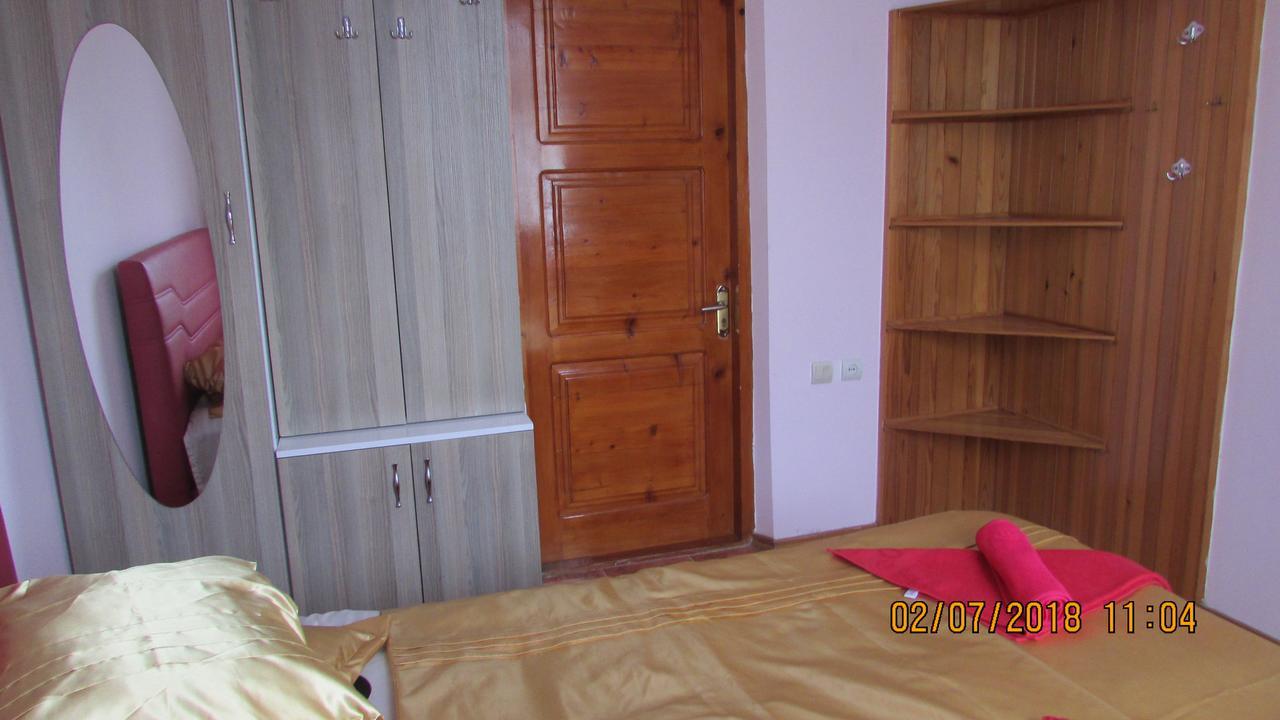 Sunny House Kobuleti Hotel Bagian luar foto