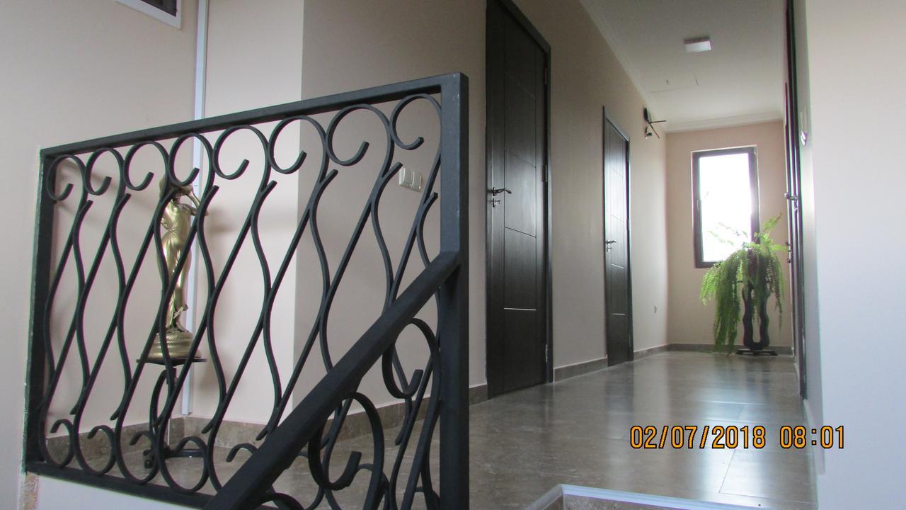 Sunny House Kobuleti Hotel Bagian luar foto