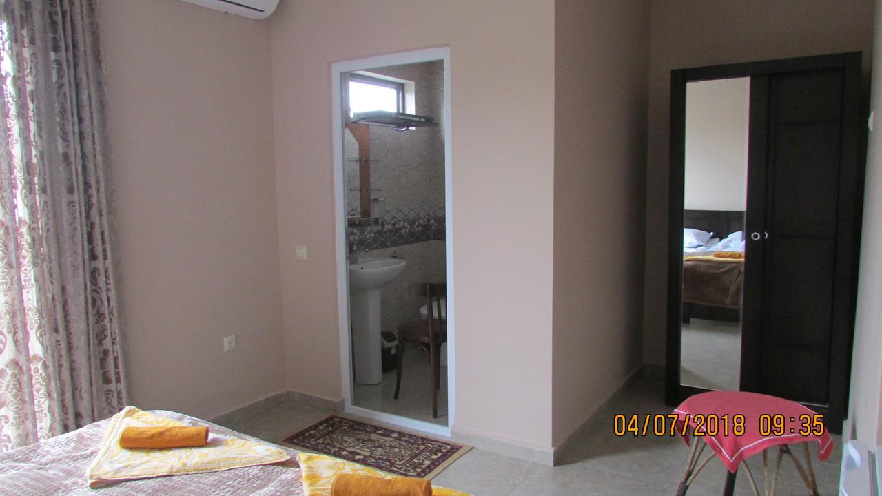 Sunny House Kobuleti Hotel Bagian luar foto