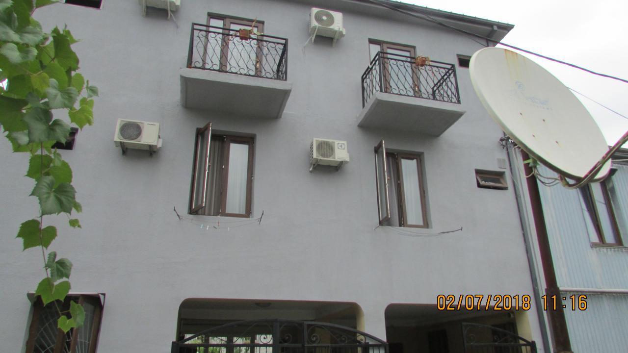 Sunny House Kobuleti Hotel Bagian luar foto