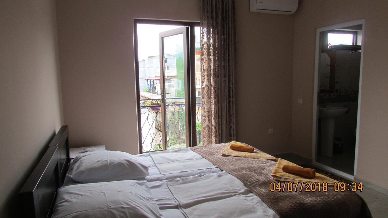 Sunny House Kobuleti Hotel Bagian luar foto