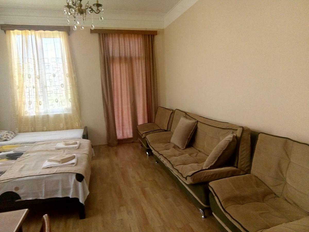 Sunny House Kobuleti Hotel Bagian luar foto
