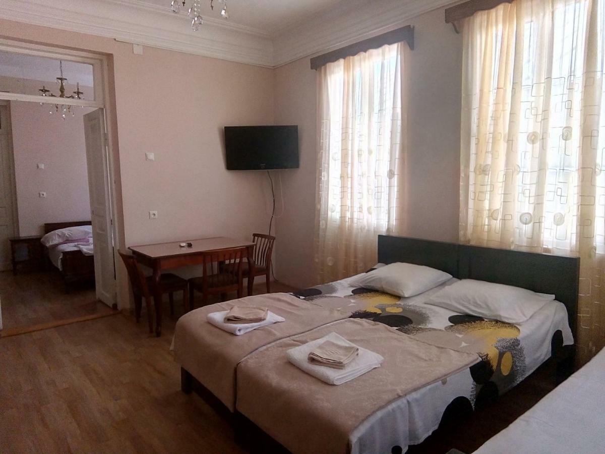 Sunny House Kobuleti Hotel Bagian luar foto