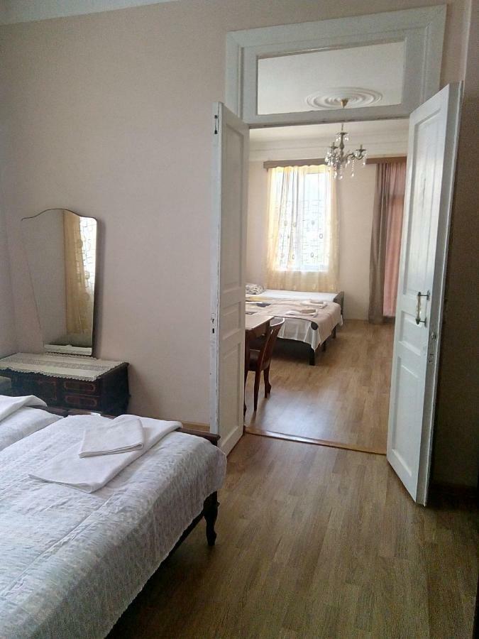 Sunny House Kobuleti Hotel Bagian luar foto